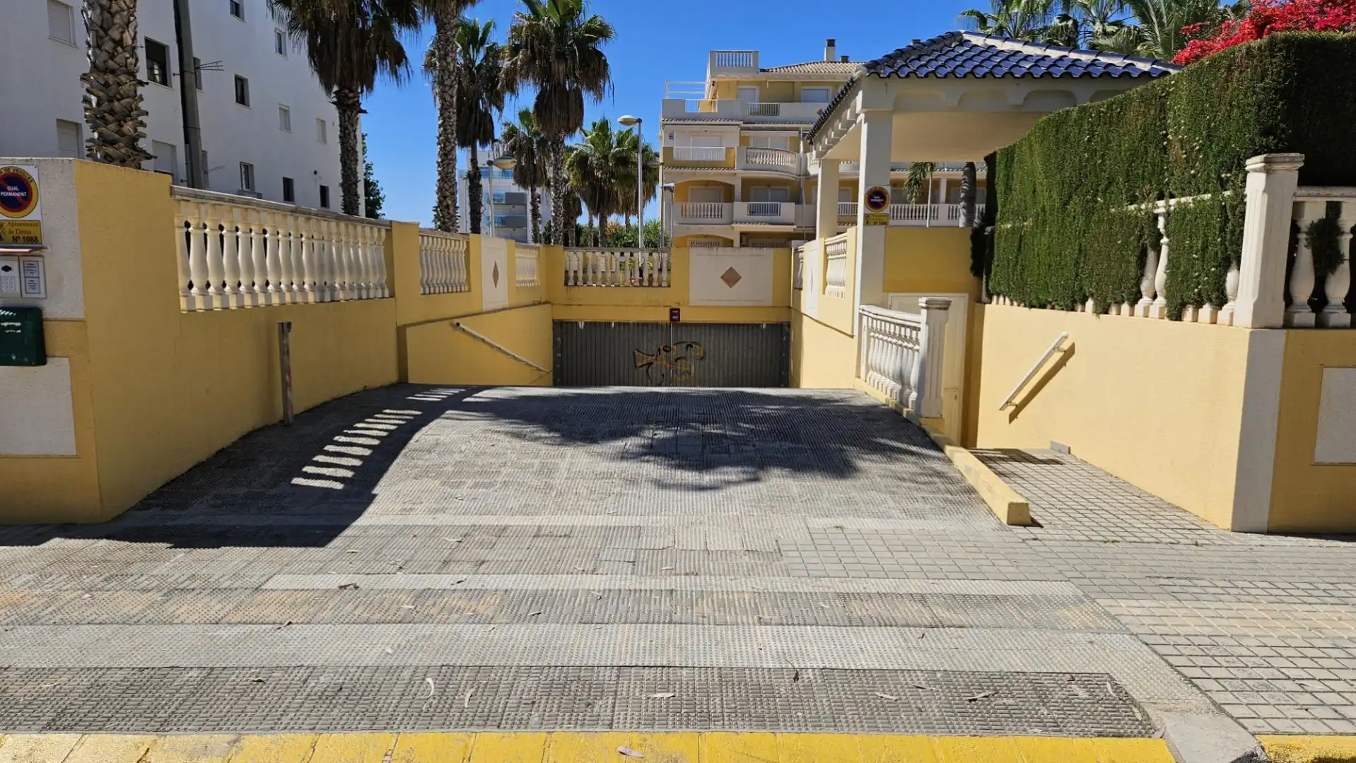 Parkplatz von Garage zur Miete in Dénia