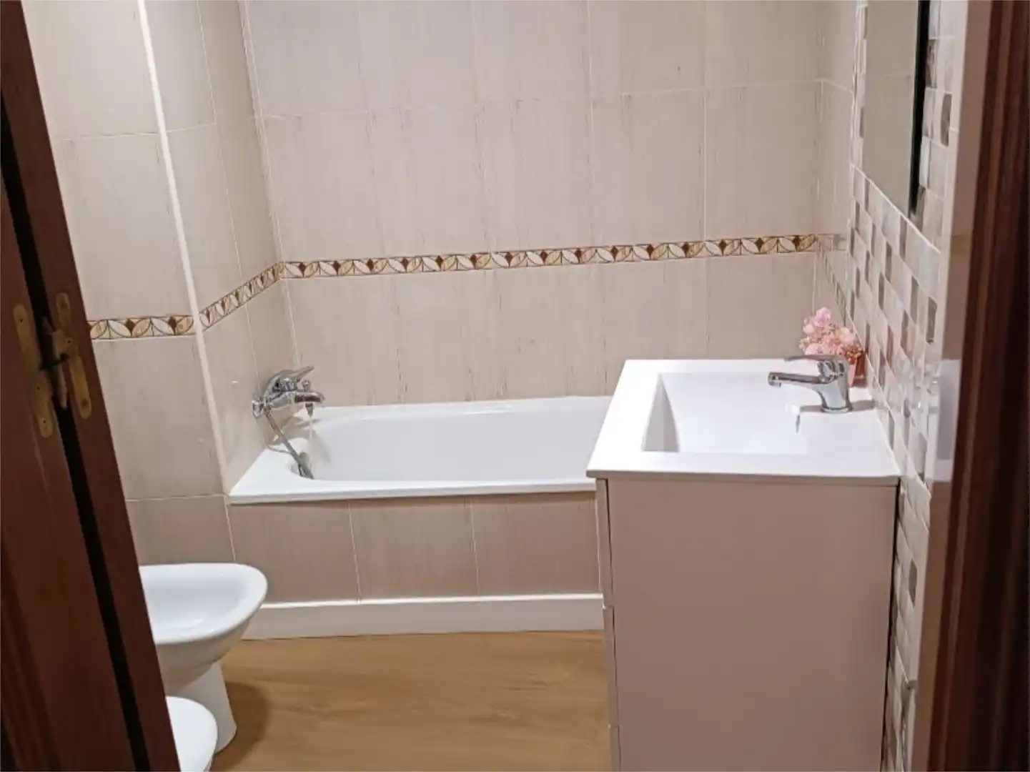Flat for sale in Rúa Insúa, 22, Canido Bathroom of Flat for sale in Ferrol with Heating, Terrace and Community parking