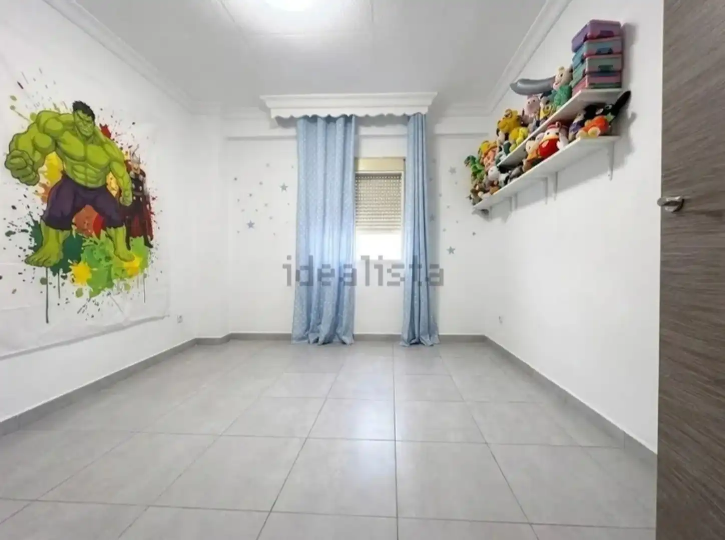 Pis en venda a Calle Emilio Thuillier, 27, Barrio de Ciudad Jardín Dormitori de Pis en venda en Málaga Capital amb Terrassa i Balcó