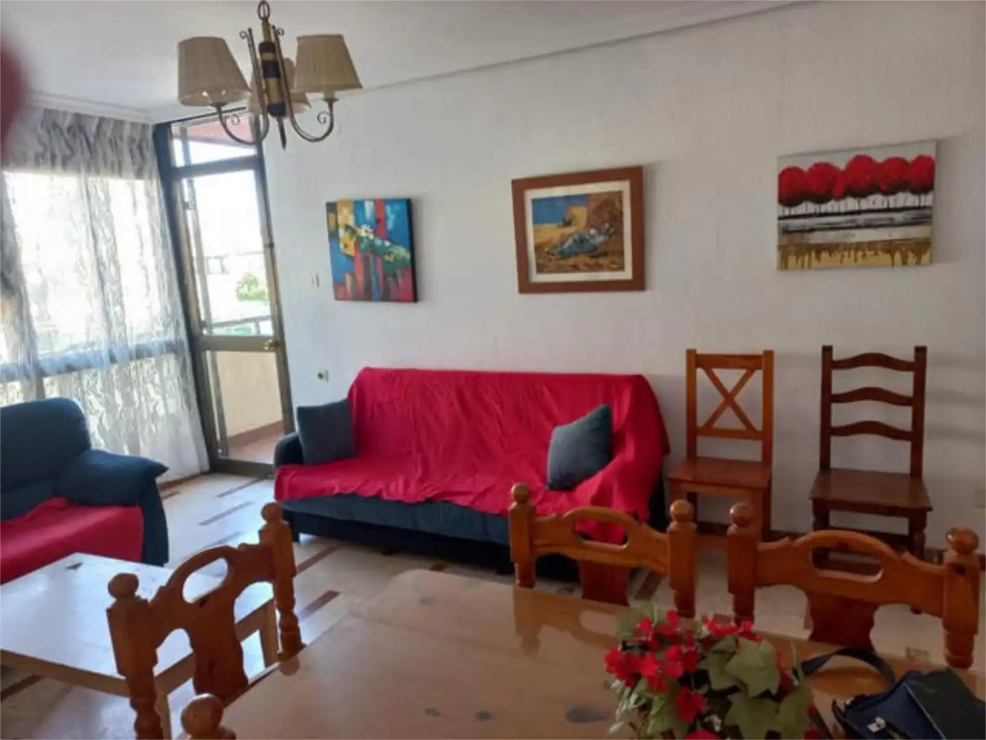 Piso de alquiler en Bami - La Estrella Sala de estar de Piso de alquiler en Sevilla con Calefacción, Jardín privado y Terraza