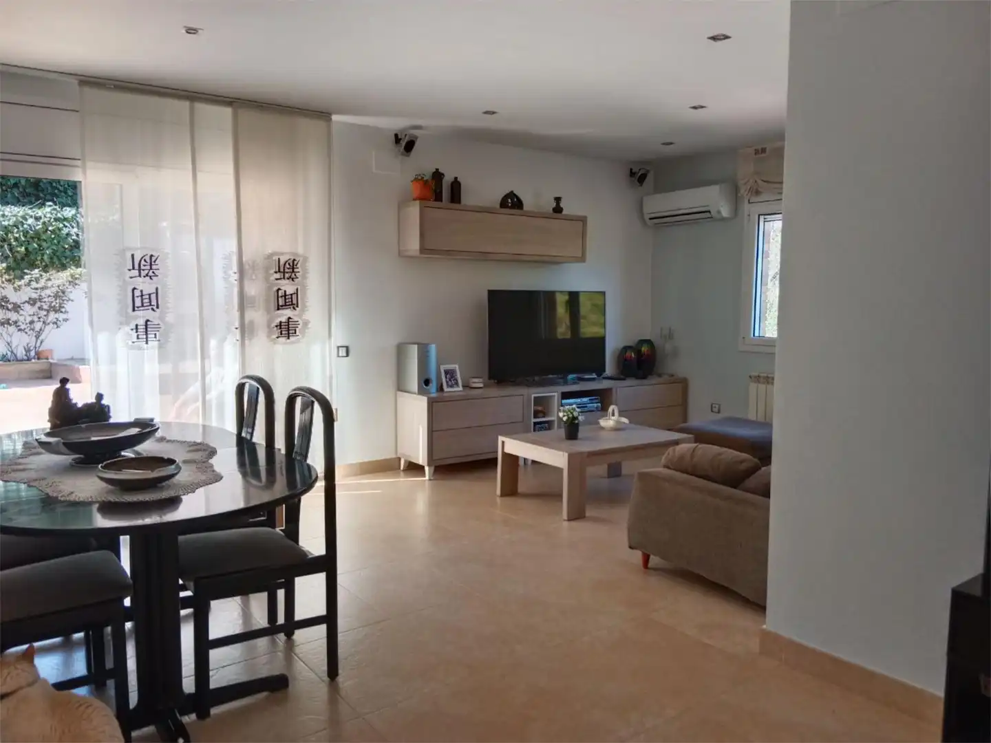 Casa o xalet en venda a Carrer Barcelona, 47, La Pobla de Claramunt Sala d'estar de Casa o xalet en venda en La Pobla de Claramunt amb Aire condicionat, Calefacció i Jardí privat