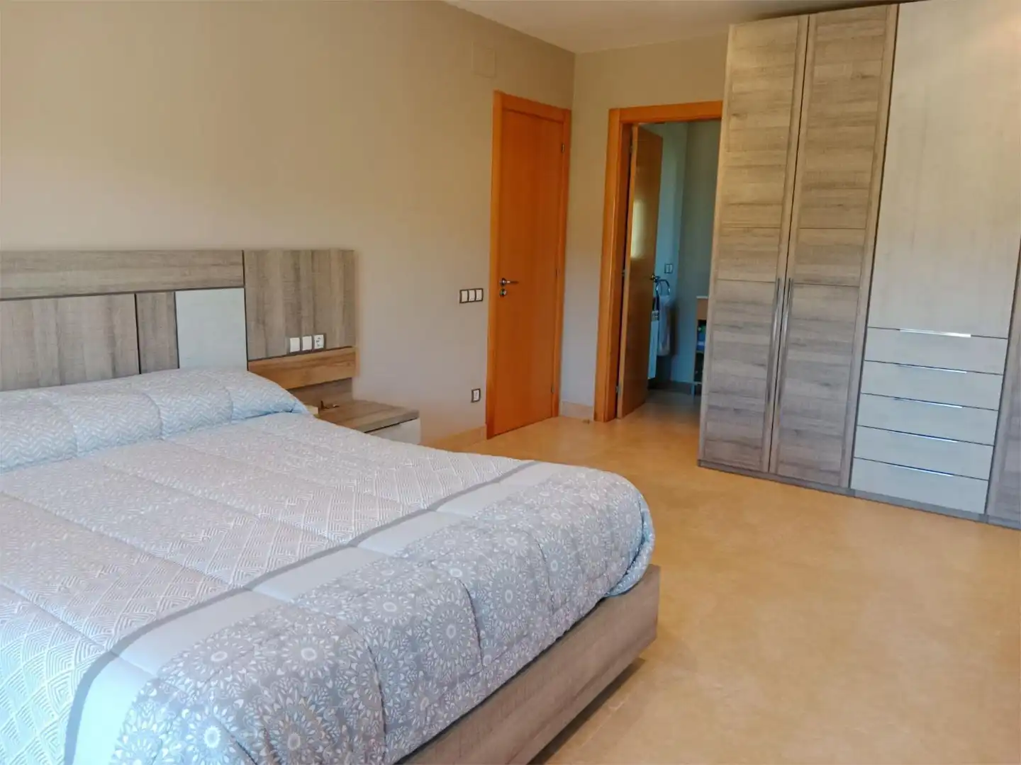 Casa o xalet en venda a Carrer Barcelona, 47, La Pobla de Claramunt Dormitori de Casa o xalet en venda en La Pobla de Claramunt amb Aire condicionat, Calefacció i Jardí privat
