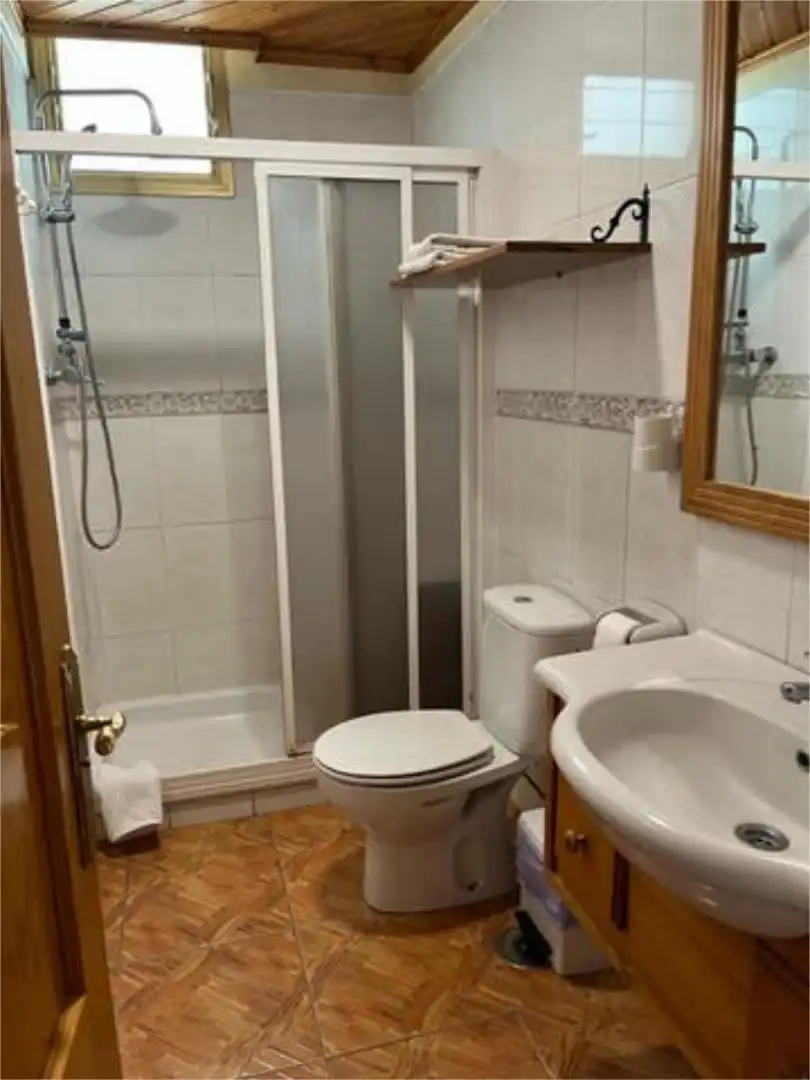 Apartamento de alquiler en La Vega - El Amparo - Cueva del Viento Baño de Apartamento de alquiler en Icod de los Vinos con Terraza y Amueblado