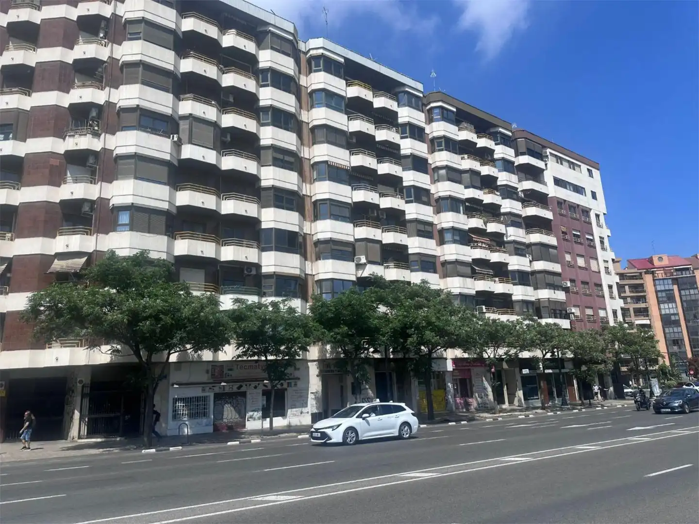 Vista exterior de Pis de lloguer en Valencia amb Parquet i Balcó