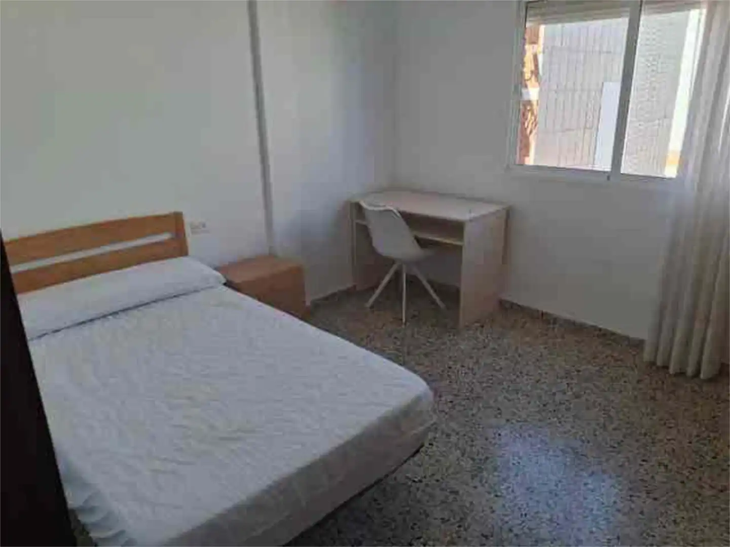 Piso de alquiler en Miralvalle - Av. Virgen del Puerto - La Data Habitación de Piso de alquiler en Plasencia con Amueblado