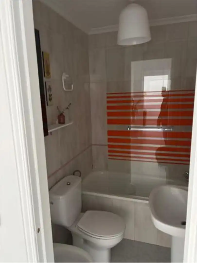 Flat for rent in Coria Bathroom of Flat for rent in Coria with Storage room