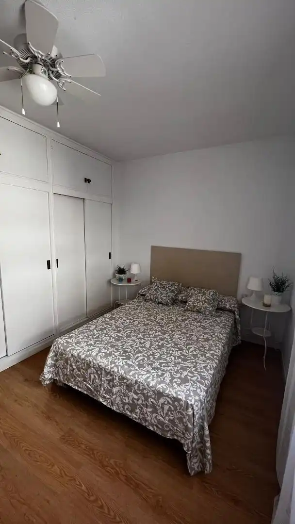 Wohnungen zur Miete in Calle Marcos Redondo, 4, Casco Antiguo Schlafzimmer von Wohnungen zur Miete in Cartagena mit Klimaanlage und Terrasse