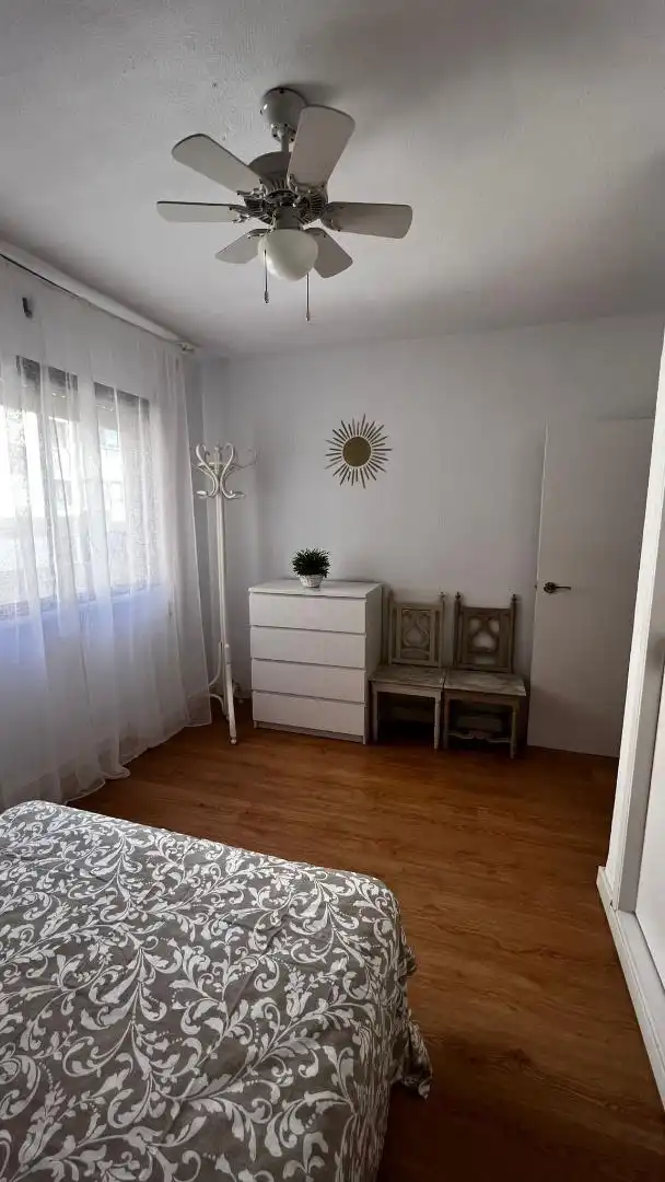 Wohnungen zur Miete in Calle Marcos Redondo, 4, Casco Antiguo Schlafzimmer von Wohnungen zur Miete in Cartagena mit Klimaanlage und Terrasse