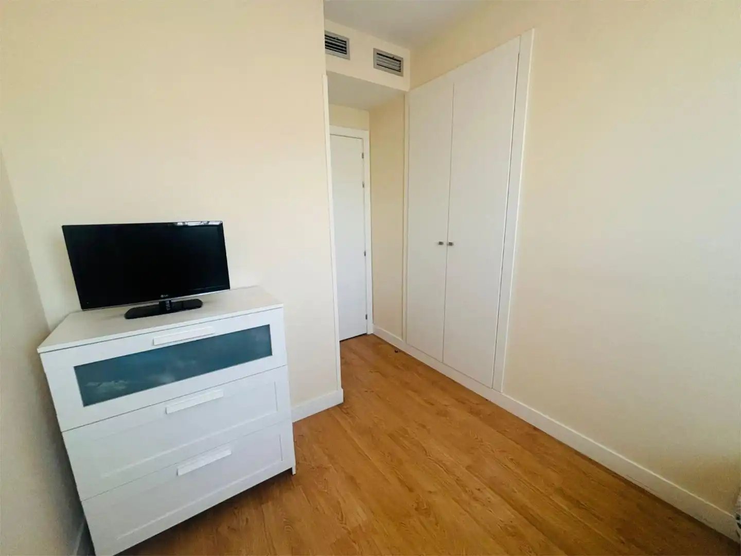 Flat for sale in Calle Ginebra, 20, Sur - PAU 4 Bedroom of Flat for sale in Móstoles with Air Conditioner, Heating and Terrace
