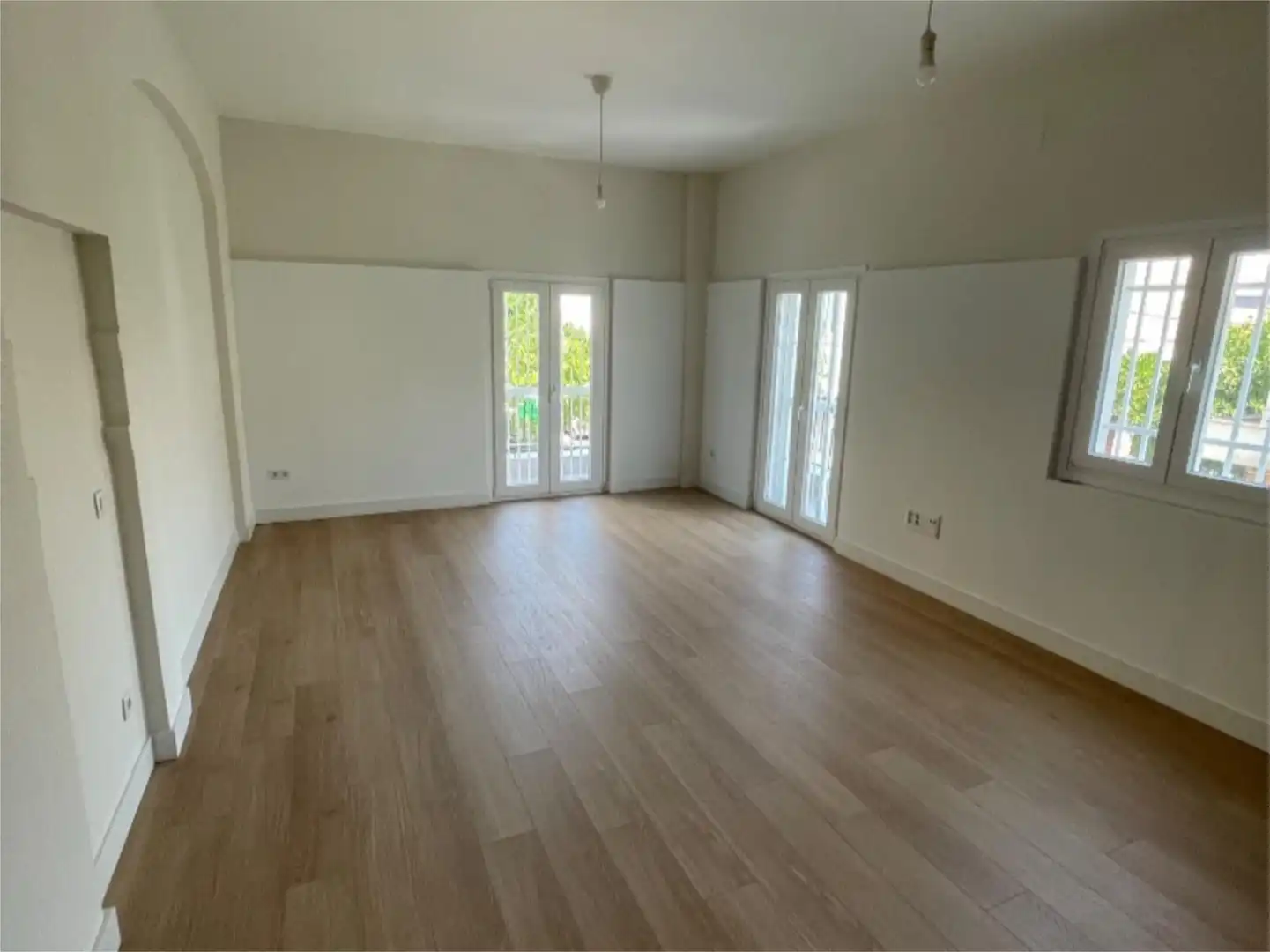 Sala d'estar de Pis de lloguer en  Sevilla Capital amb Aire condicionat, Calefacció i Parquet