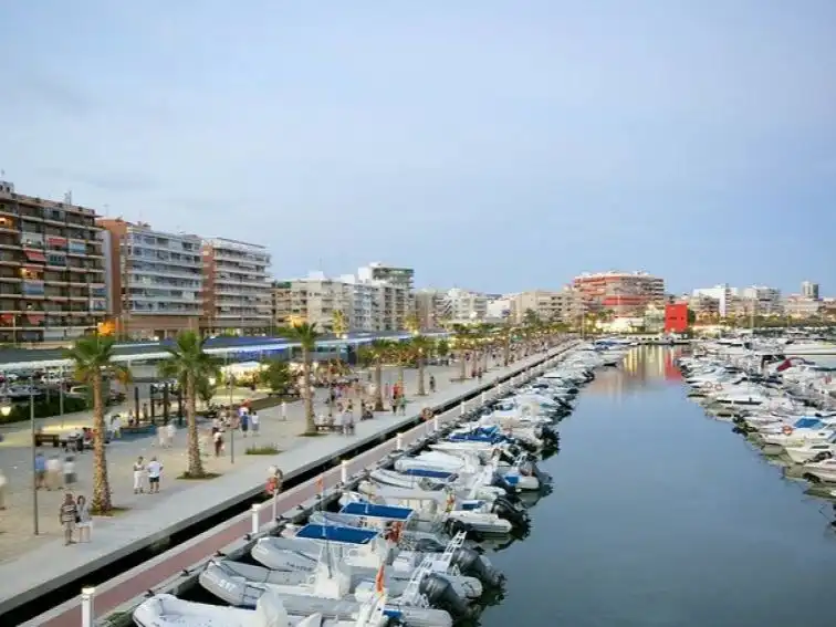 Piso en venta en Calle Triunfo, 3, Norte Vista exterior de Piso en venta en Santa Pola con Aire acondicionado