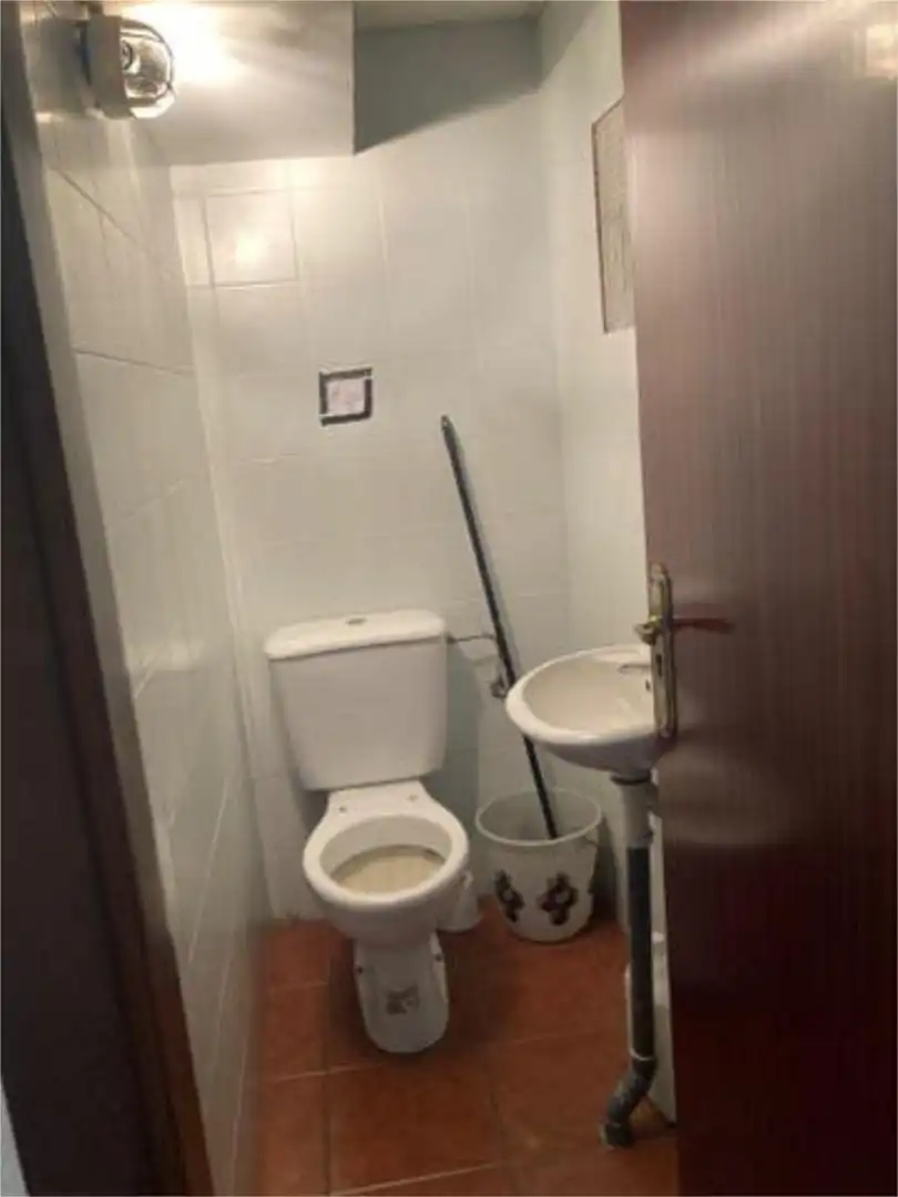 Baño de Trastero de alquiler en Oviedo 