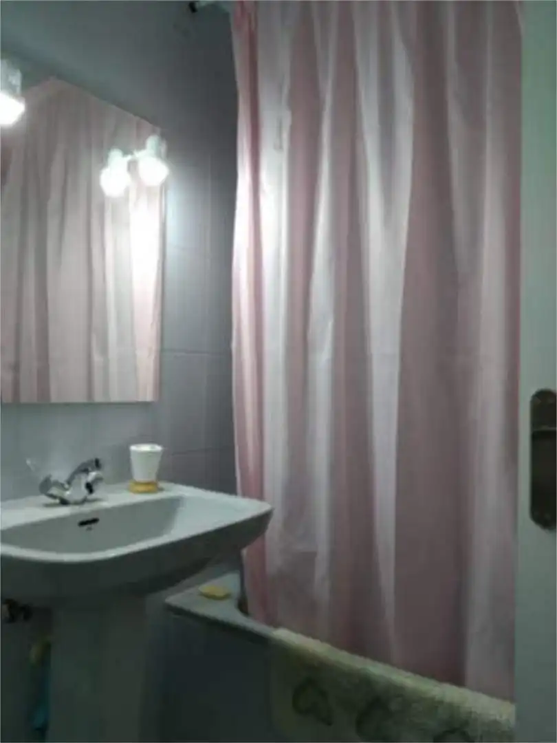 Badezimmer von Wohnung zur Miete in Córdoba mit Heizung, Privatgarten und Terrasse