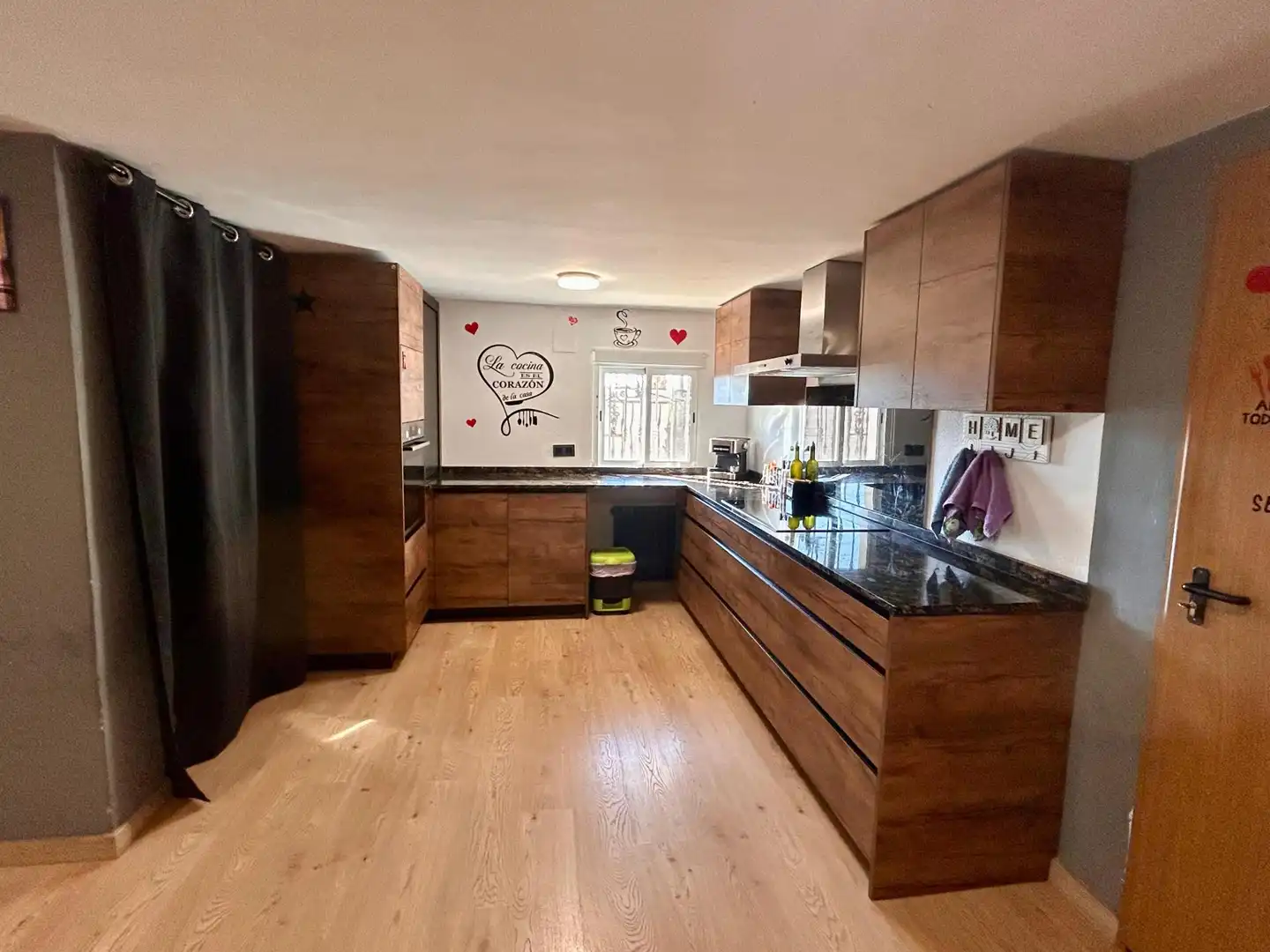 Houses for sale in Cami de Santa Magdalena, 89, Las Atalayas - Urmi - Cerro de Mar Kitchen of Houses for sale in Peñíscola / Peníscola with Air Conditioner, Terrace and Balcony