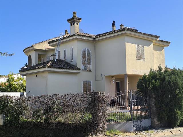 Casa-chalet en Alquiler en Calle del Pino Sol, 52 en Carmona