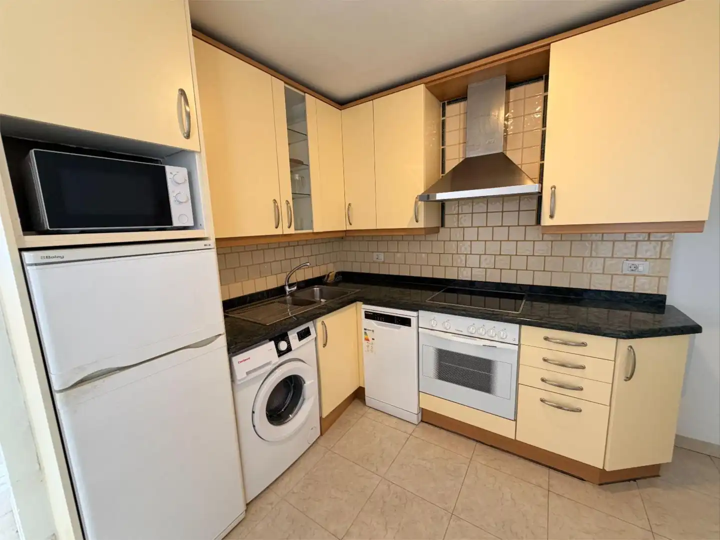 Flat for rent in Calle del General Ramos Serrano, 7, Ifara - Las Mimosas Kitchen of Flat for rent in Santa Cruz de Tenerife with Terrace and Community parking