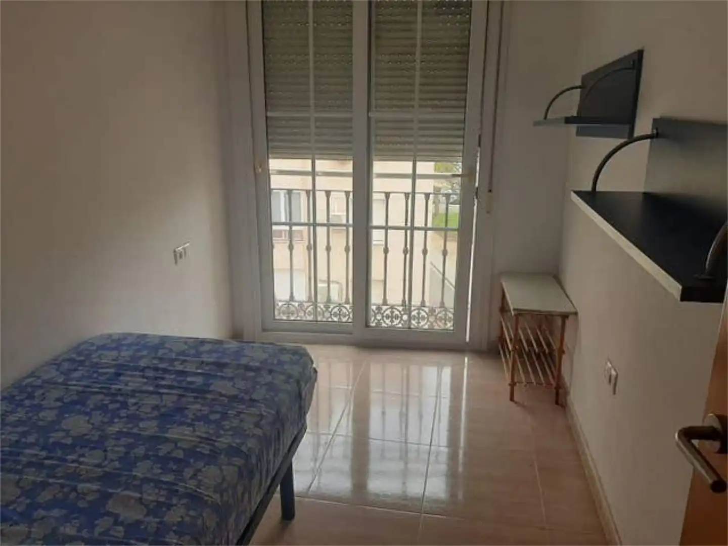 Habitación de Piso de alquiler en Almería con Amueblado