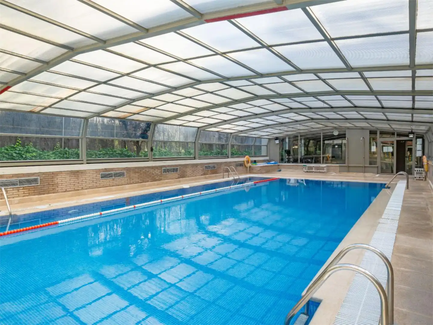 Piscina de Pis en venda en  Madrid Capital amb Aire condicionat, Calefacció i Parquet