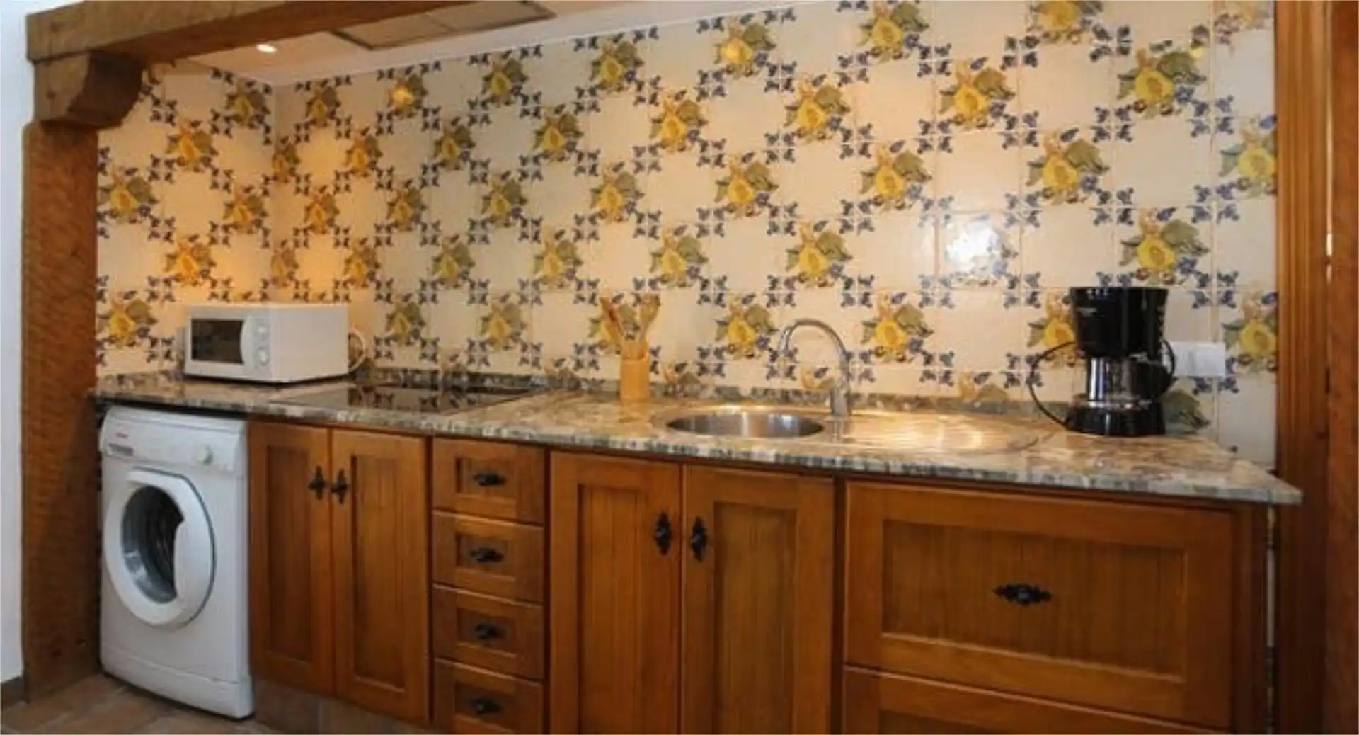 Casa adosada de alquiler en Roche Cocina de Casa adosada de alquiler en Conil de la Frontera con Calefacción, Jardín privado y Terraza