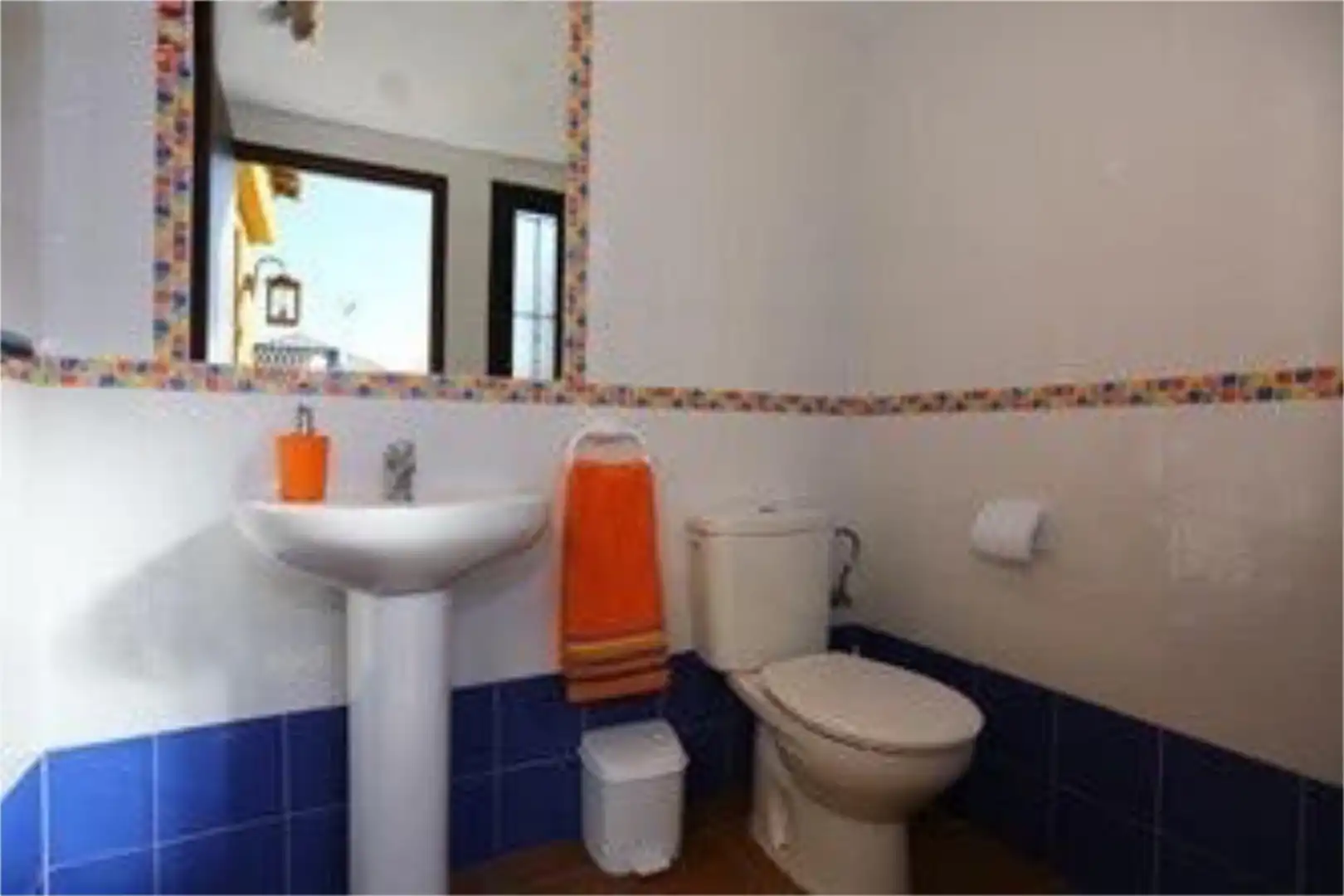 Casa adosada de alquiler en Roche Baño de Casa adosada de alquiler en Conil de la Frontera con Calefacción, Jardín privado y Terraza