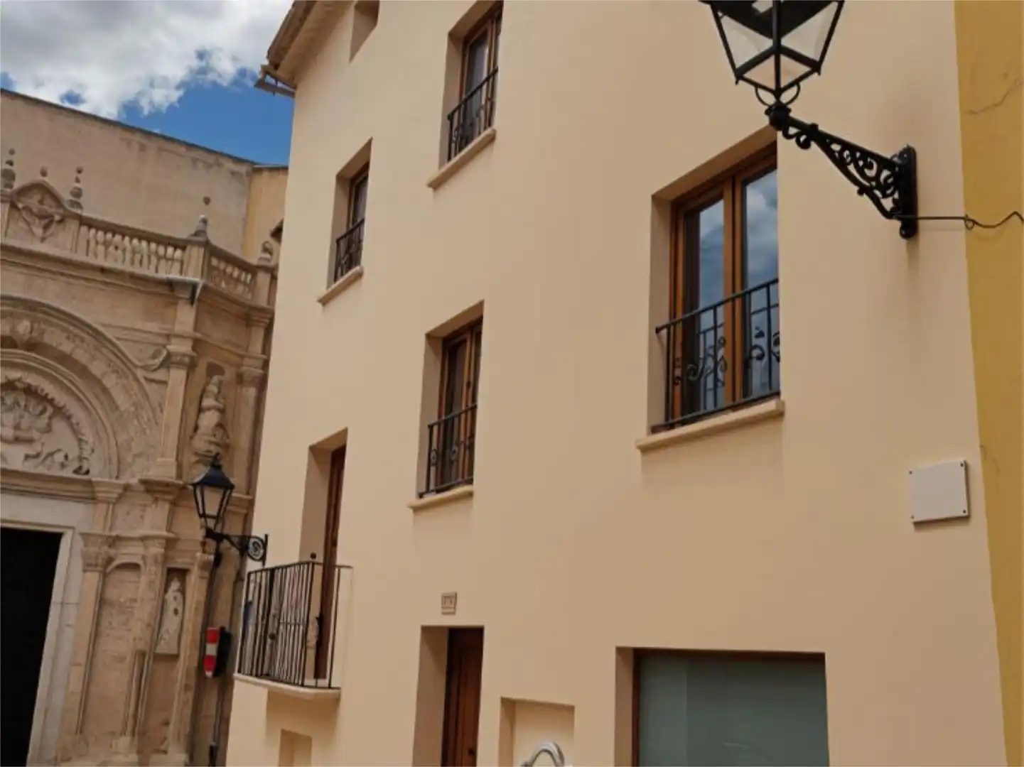 Houses for sale in Square Plaza de la Constitución, 5, Biar Exterior view of Houses for sale in Biar
