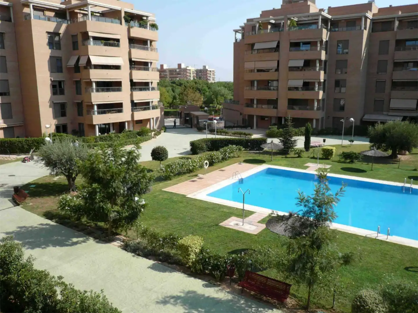 Swimming pool of Flat for sale in  Valencia Capital  with Air Conditioner, Terrace and Swimming Pool