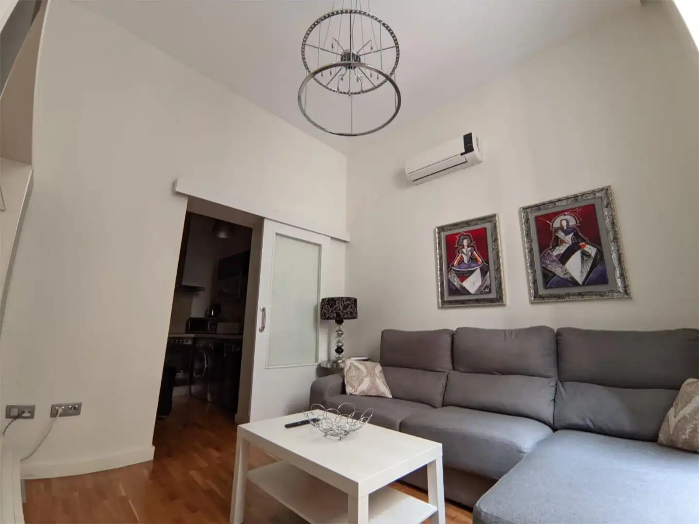 Living room of Flat for sale in Sevilla  with Air Conditioner, Heating and Furnished
