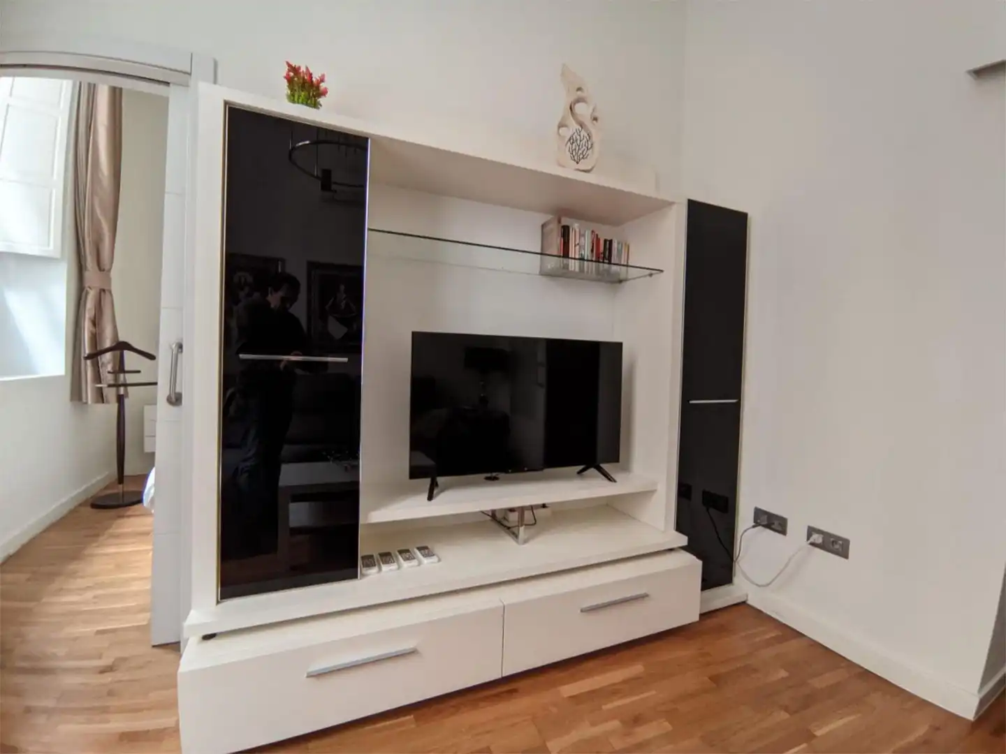 Living room of Flat for sale in Sevilla  with Air Conditioner, Heating and Furnished