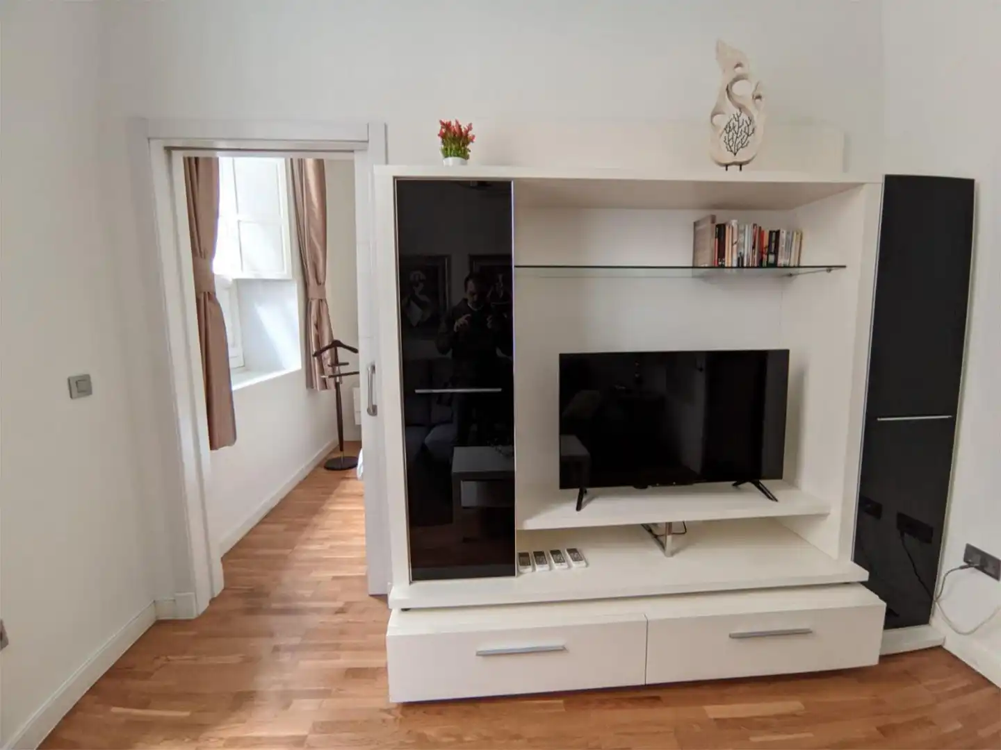 Living room of Flat for sale in Sevilla  with Air Conditioner, Heating and Furnished