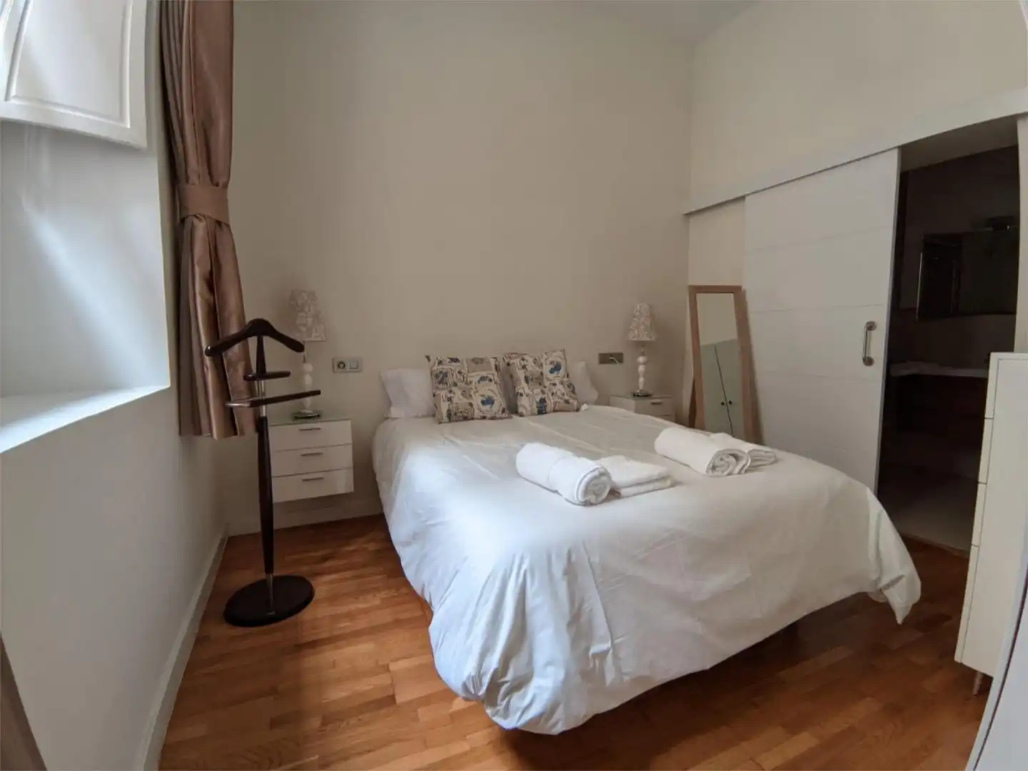 Bedroom of Flat for sale in Sevilla  with Air Conditioner, Heating and Furnished