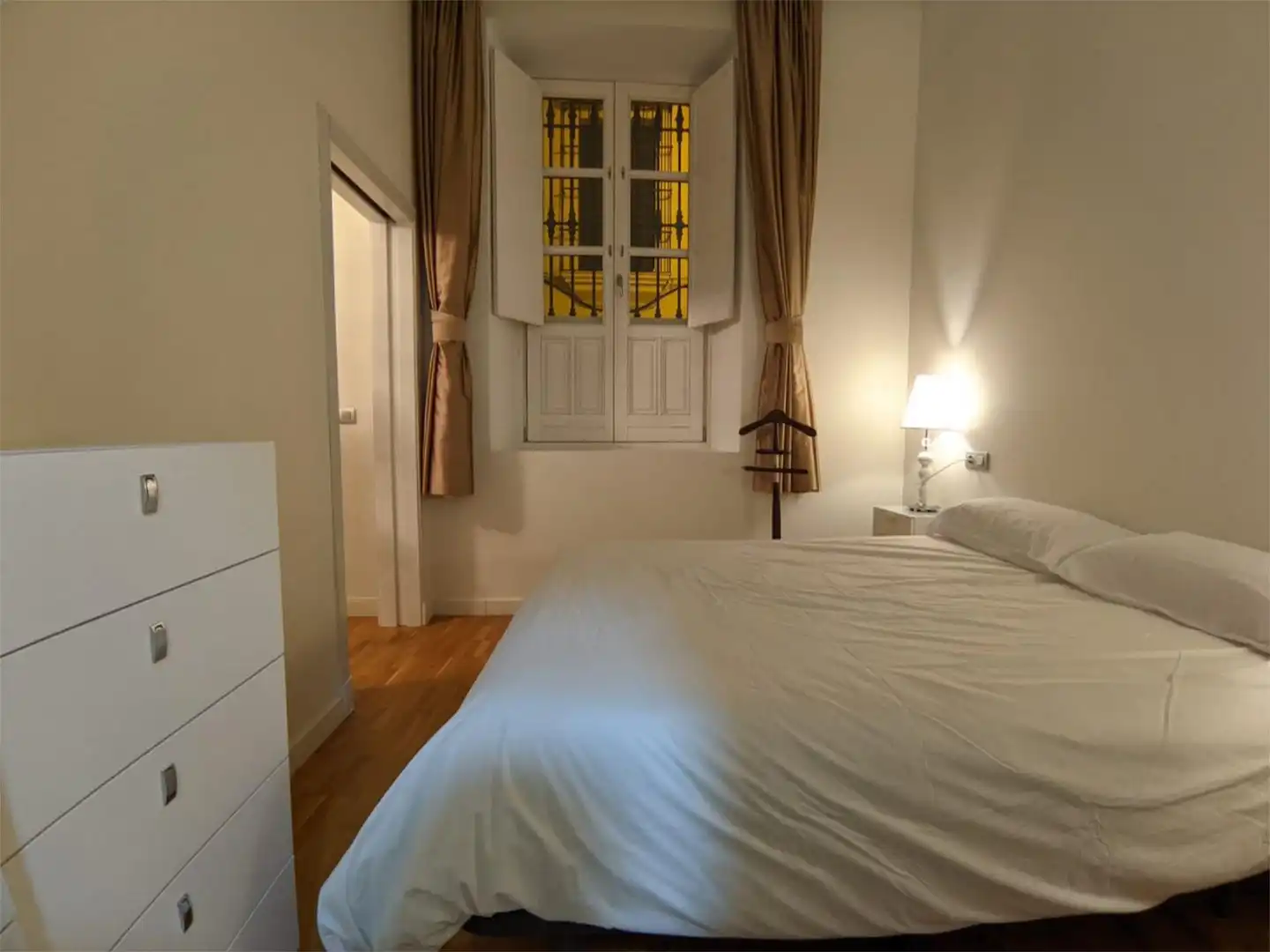 Bedroom of Flat for sale in Sevilla  with Air Conditioner, Heating and Furnished