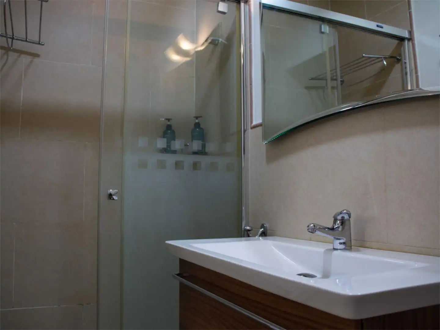 Bathroom of Flat for sale in Sevilla  with Air Conditioner, Heating and Furnished