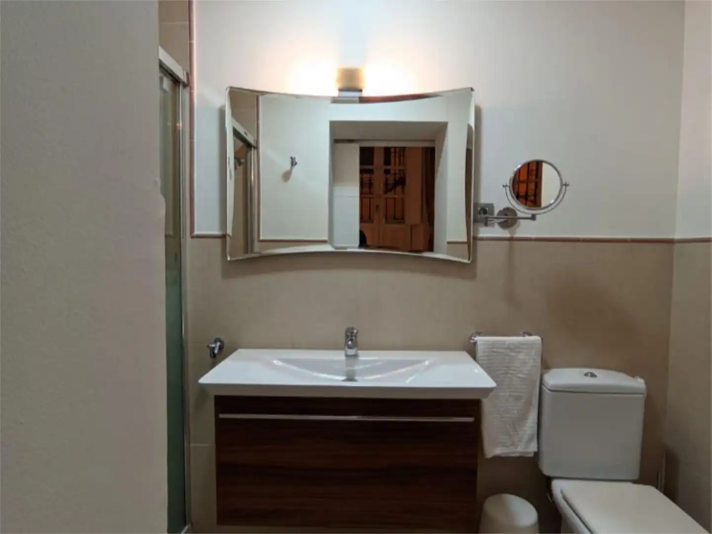 Bathroom of Flat for sale in Sevilla  with Air Conditioner, Heating and Furnished