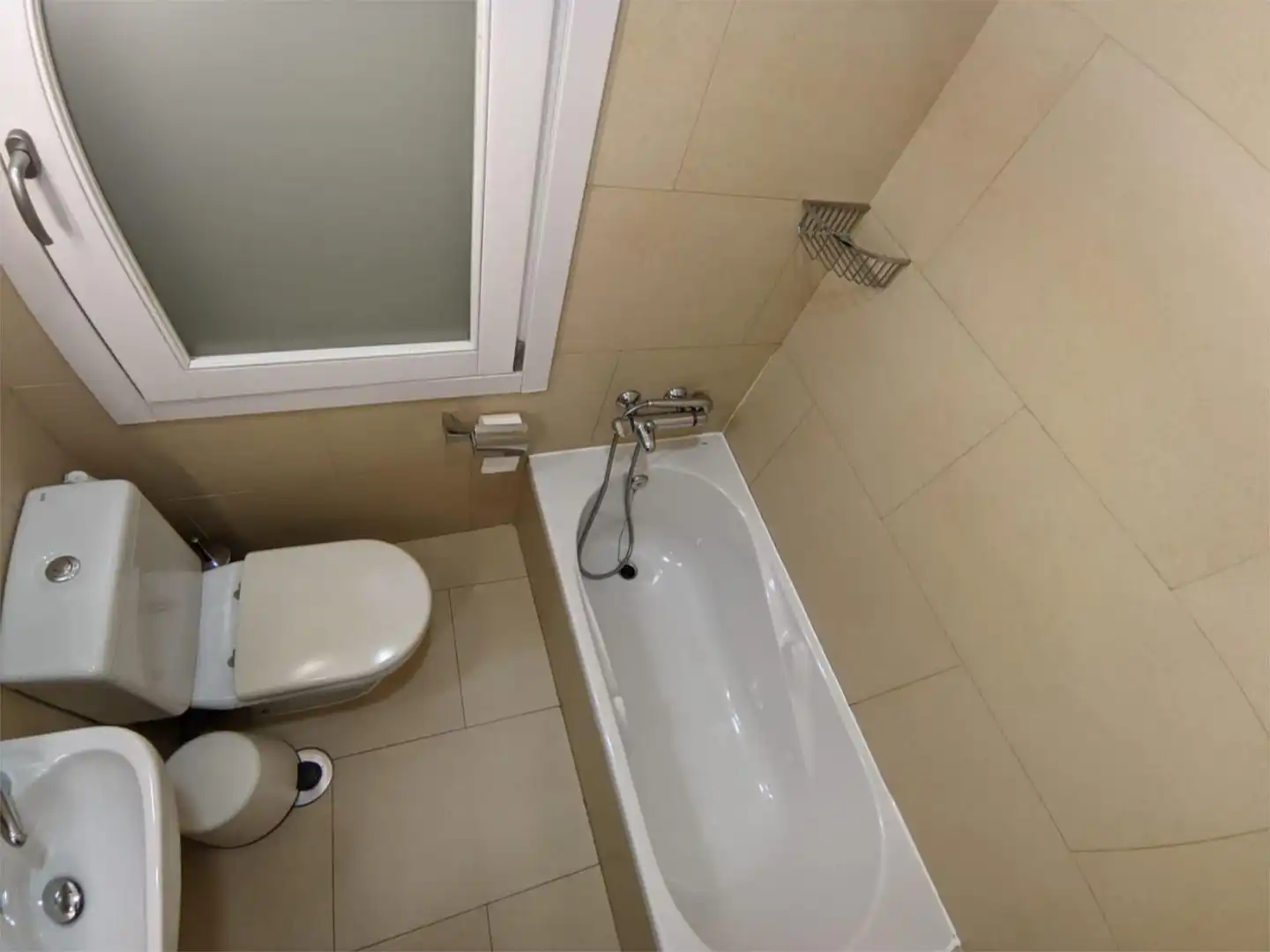 Bathroom of Flat for sale in Sevilla  with Air Conditioner, Heating and Furnished