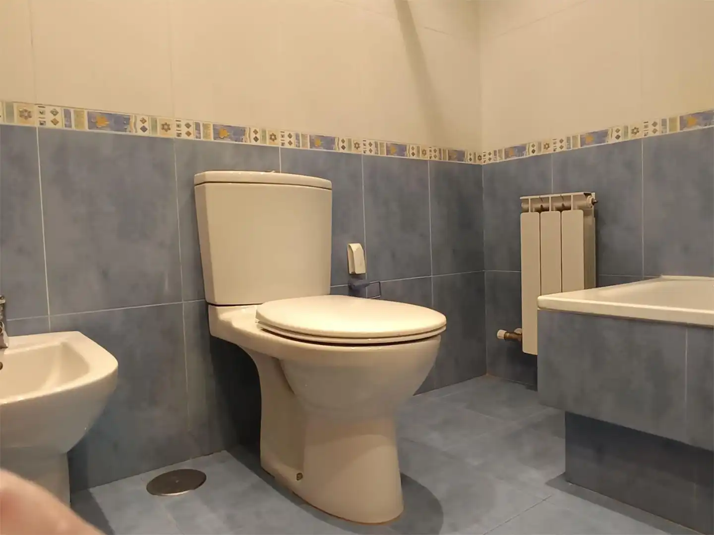 Bathroom of Flat for sale in Vigo   with Terrace and Balcony
