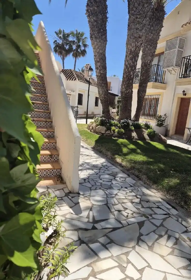 Apartamento de alquiler en Calle Nuñez de Balboa, 73, Las Marinas - Pueblo Laguna Jardín de Apartamento de alquiler en Vera con Aire acondicionado, Calefacción y Jardín privado
