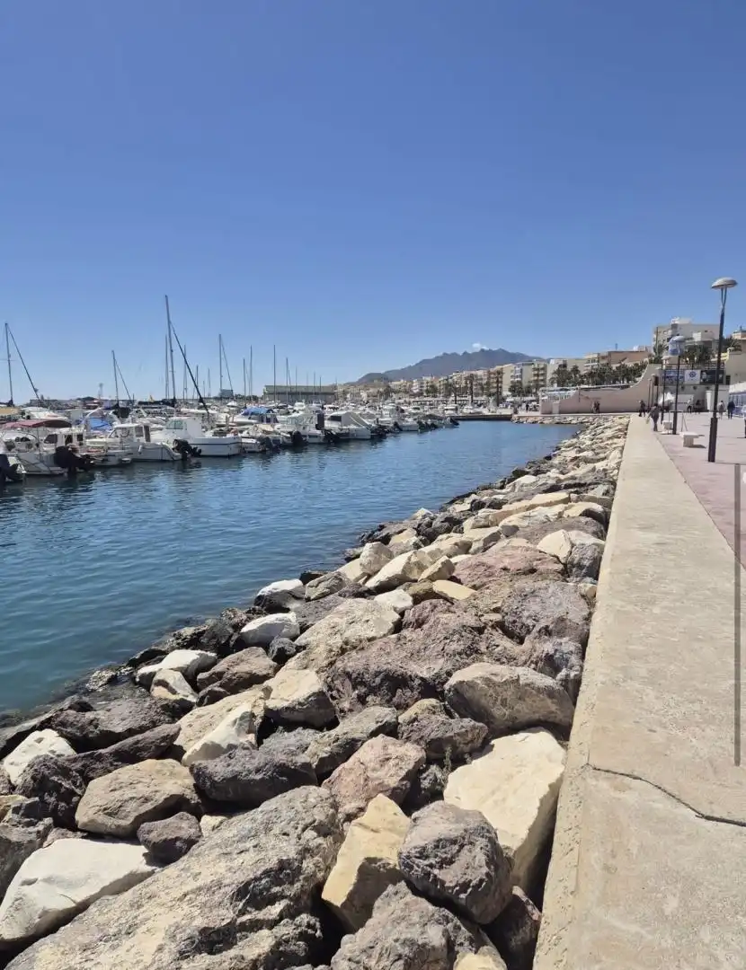 Apartamento de alquiler en Calle Nuñez de Balboa, 73, Las Marinas - Pueblo Laguna Vista exterior de Apartamento de alquiler en Vera con Aire acondicionado, Calefacción y Jardín privado