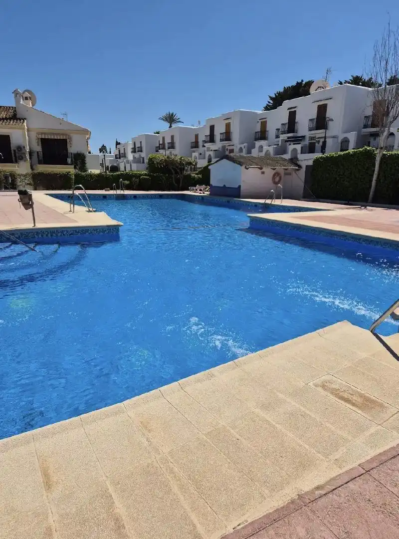 Apartamento de alquiler en Calle Nuñez de Balboa, 73, Las Marinas - Pueblo Laguna Piscina de Apartamento de alquiler en Vera con Aire acondicionado, Calefacción y Jardín privado
