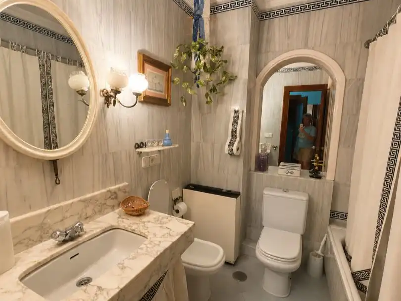 Bathroom of Flat for sale in Algeciras  with Furnished, Community parking and Balcony
