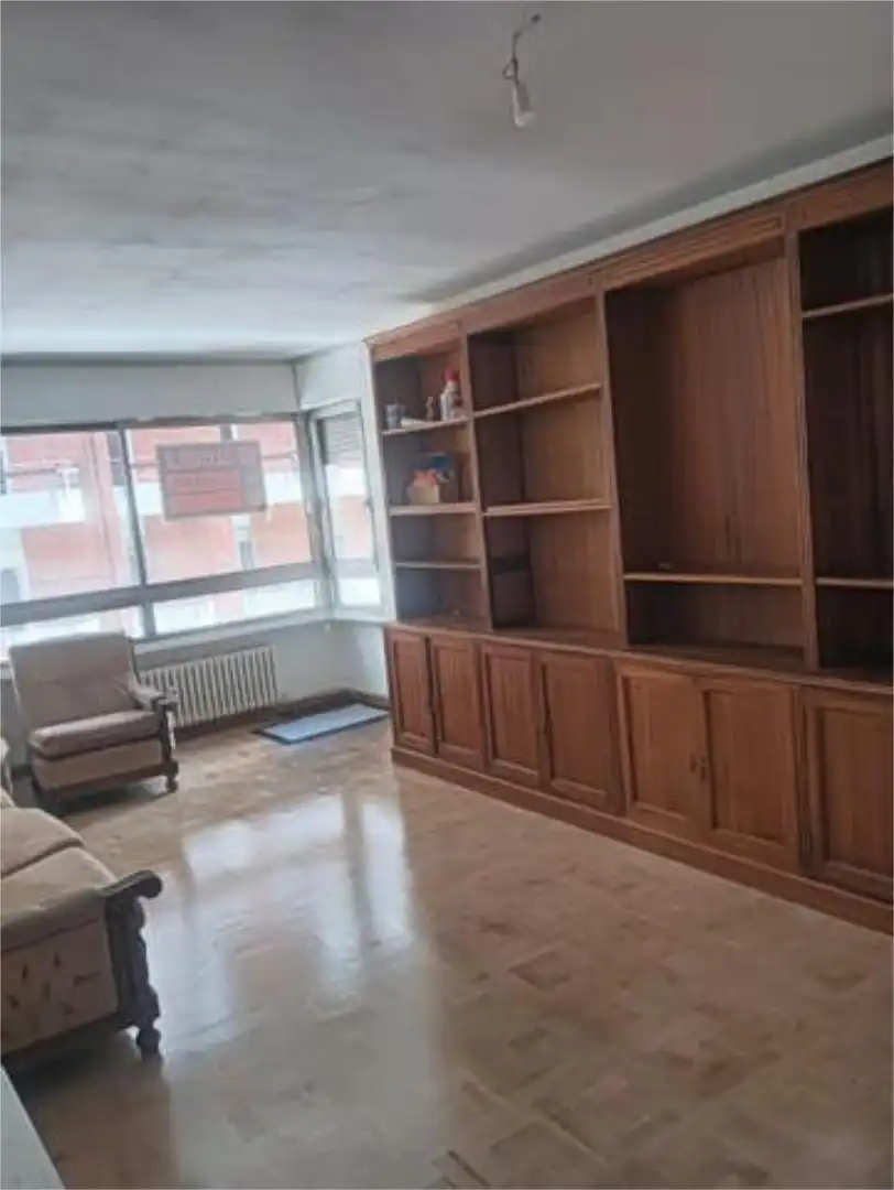 Piso de alquiler en Campo Grande Sala de estar de Piso de alquiler en Valladolid con Calefacción y Trastero