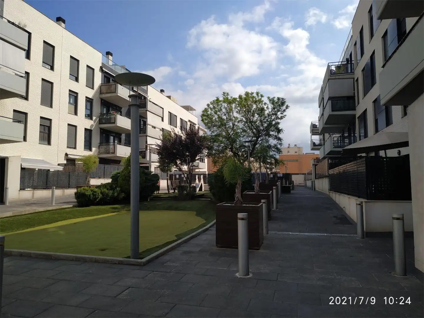 Vista exterior de Piso de alquiler en La Pobla de Vallbona con Aire acondicionado, Calefacción y Jardín privado