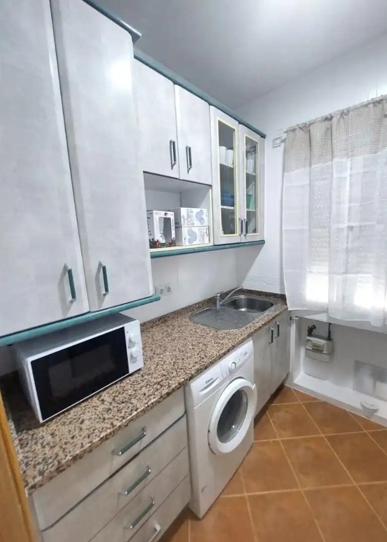 Kitchen of Flat for share in Madrid  with Air Conditioner, Heating and Furnished