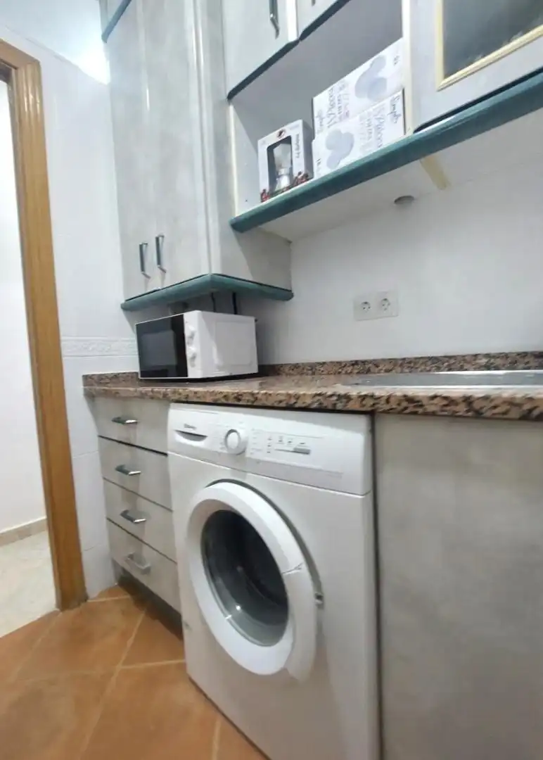 Kitchen of Flat for share in Madrid  with Air Conditioner, Heating and Furnished