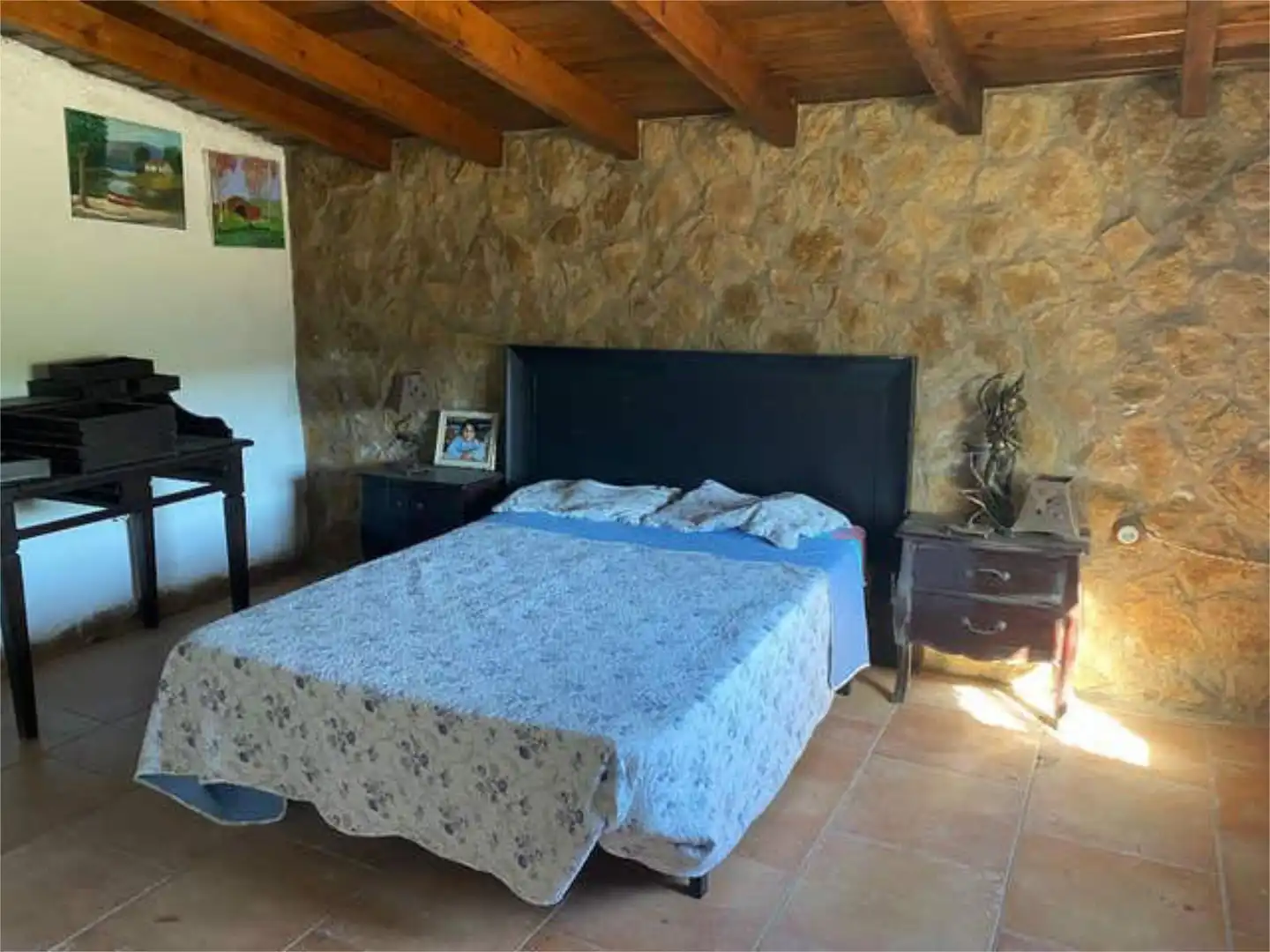 Casa adosada en venta en Segura de León Habitación de Casa adosada en venta en Segura de León con Calefacción, Jardín privado y Terraza