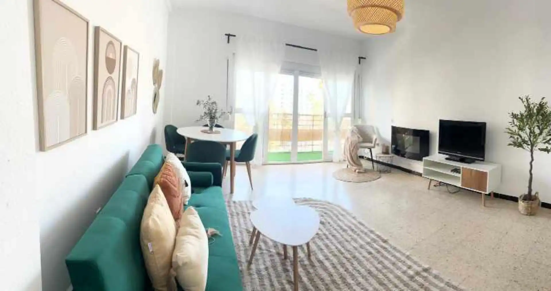 Wohnzimmer von Wohnung zur Miete in Algeciras mit Privatgarten, Terrasse und Abstellraum