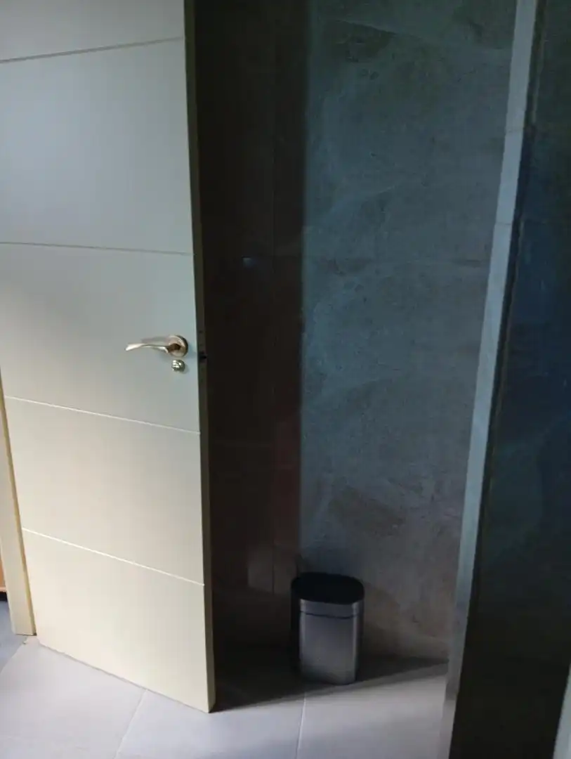 Wohnung zum Verkauf in Calle Doctor Muñoz Seca, 25, Centro Badezimmer von Wohnung zum Verkauf in El Puerto de Santa María mit Klimaanlage und Balkon