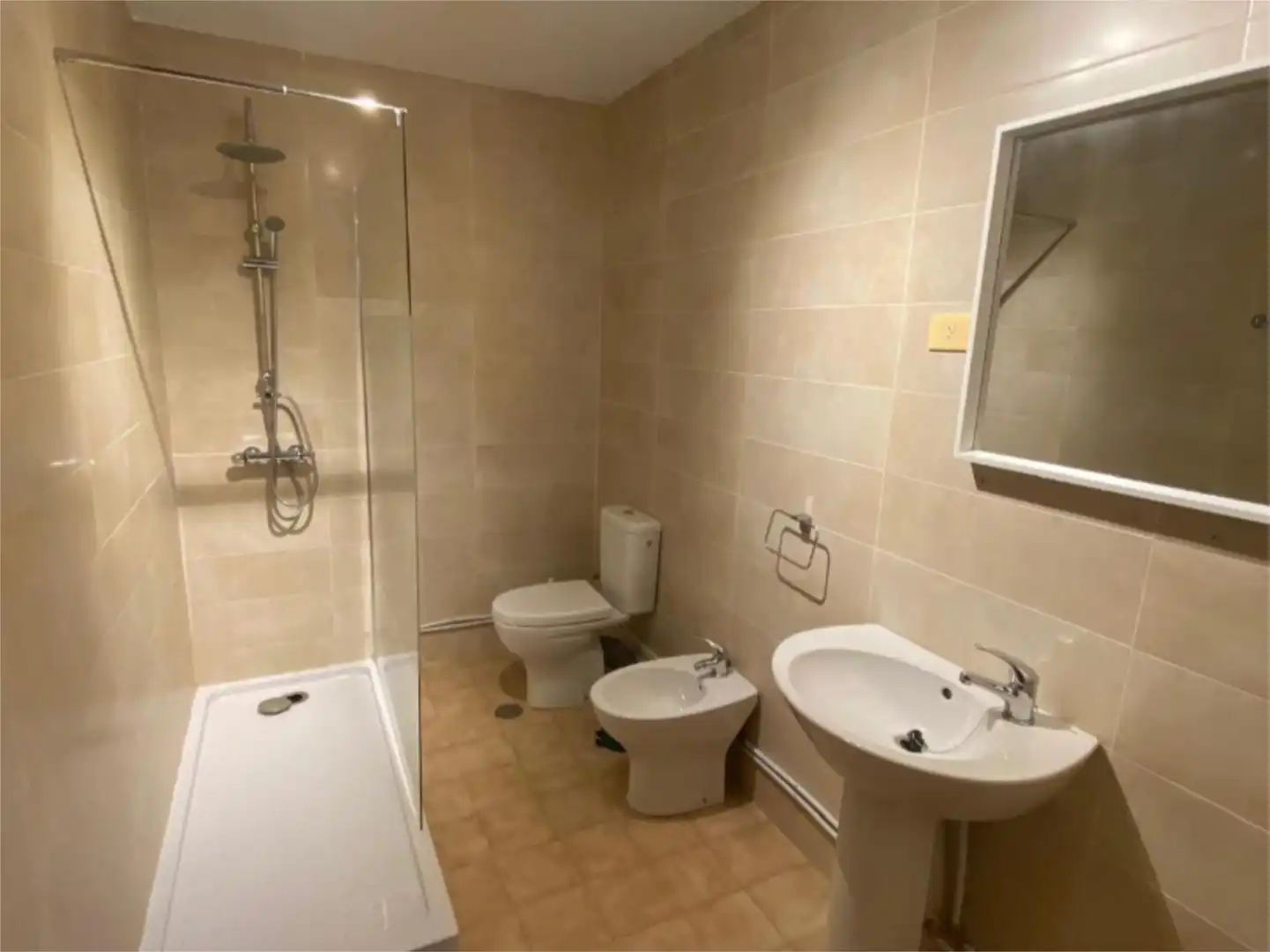 Baño de Piso en venta en Burela con Aire acondicionado, Calefacción y Amueblado