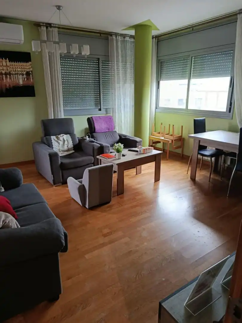 Living room of Flat for rent in Terrassa  with Heating, Parquet flooring and Community parking