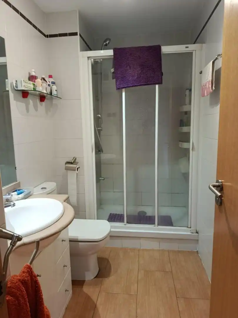Bathroom of Flat for rent in Terrassa  with Heating, Parquet flooring and Community parking