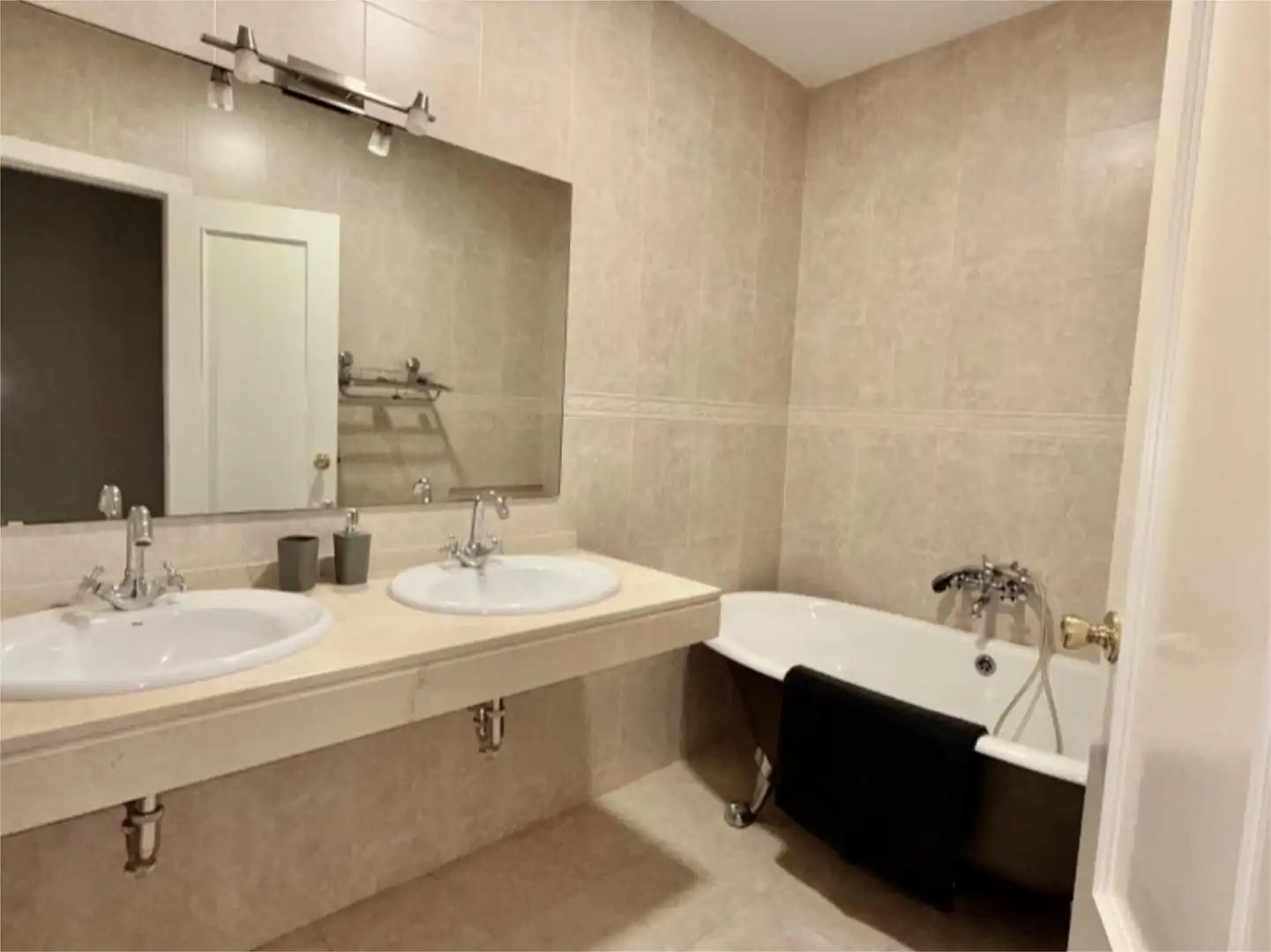 Houses for rent in Camino de La Bermeja, 14, El Ancla Bathroom of Houses for rent in El Puerto de Santa María with Air Conditioner, Heating and Private garden